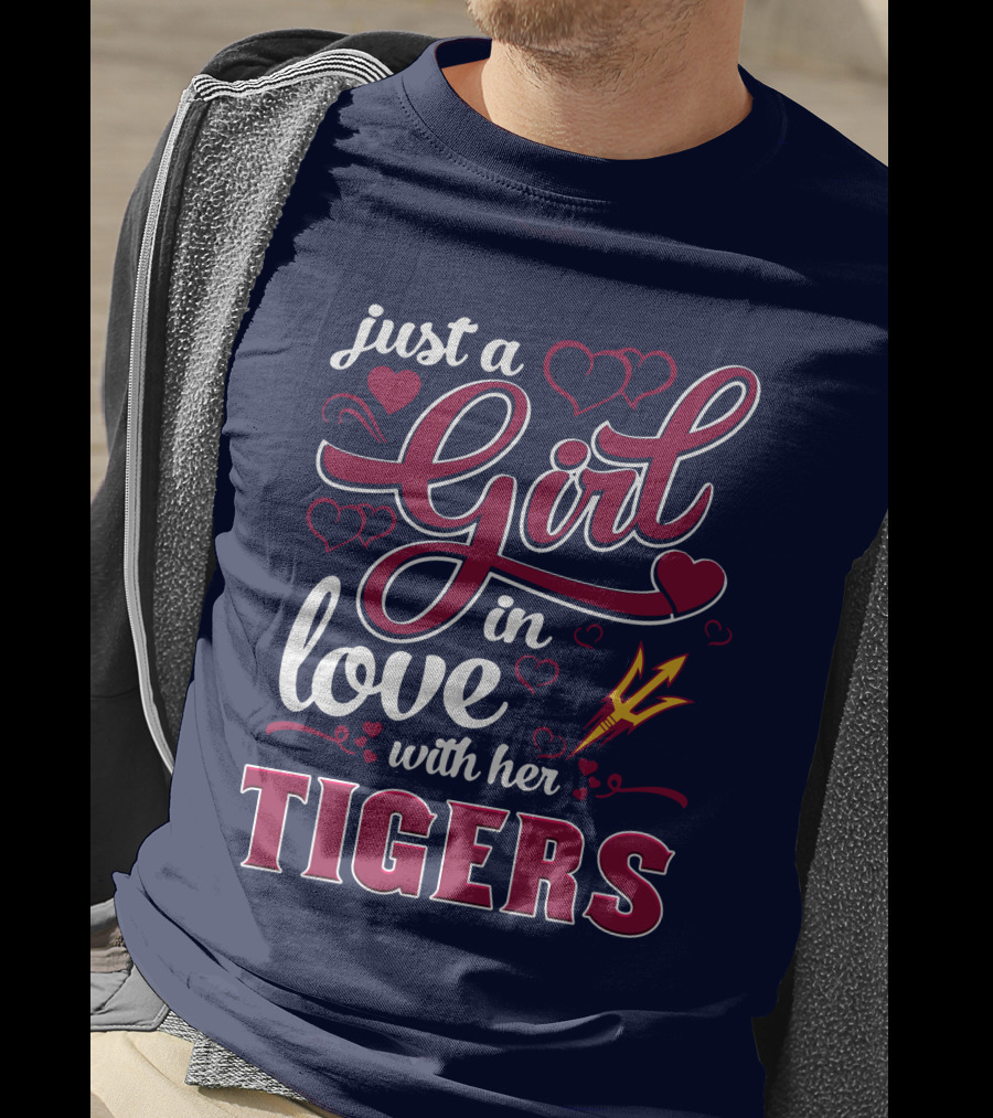 Just A Girl In Love With Her Tigers T-Shirt