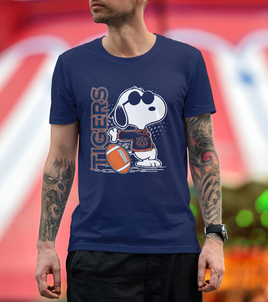 Snoopy Auburn Tigers Football T-Shirt