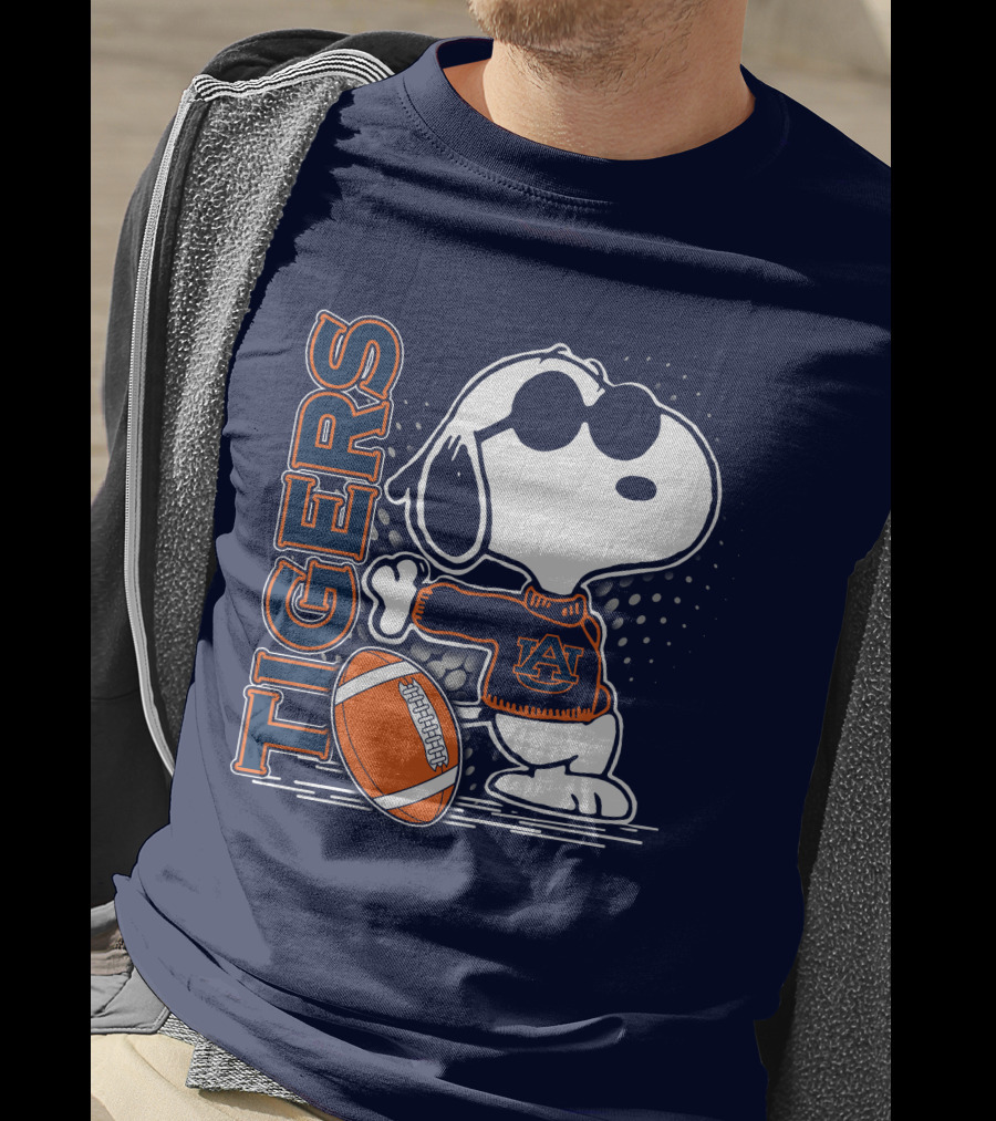 Snoopy Auburn Tigers Football T-Shirt