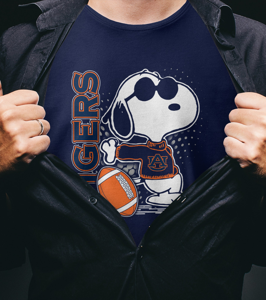 Snoopy Auburn Tigers Football T-Shirt