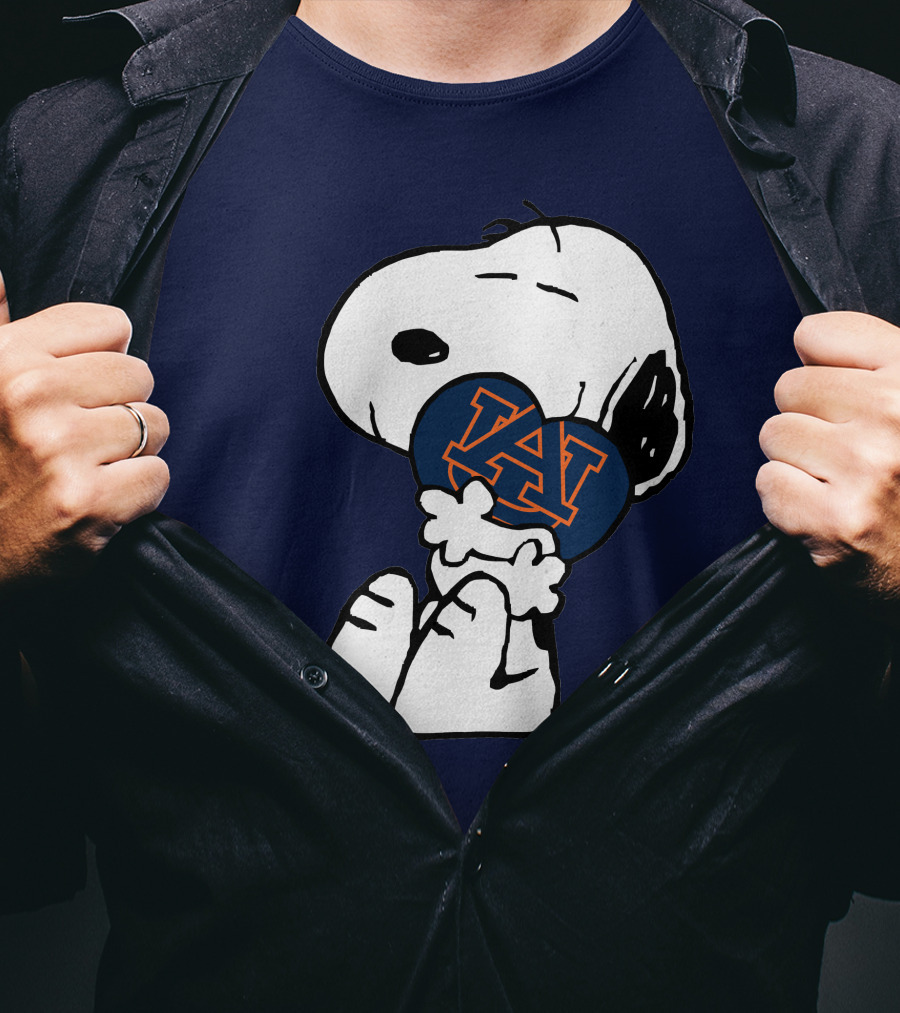 Auburn Tigers Snoopy Hugging Au T-Shirt