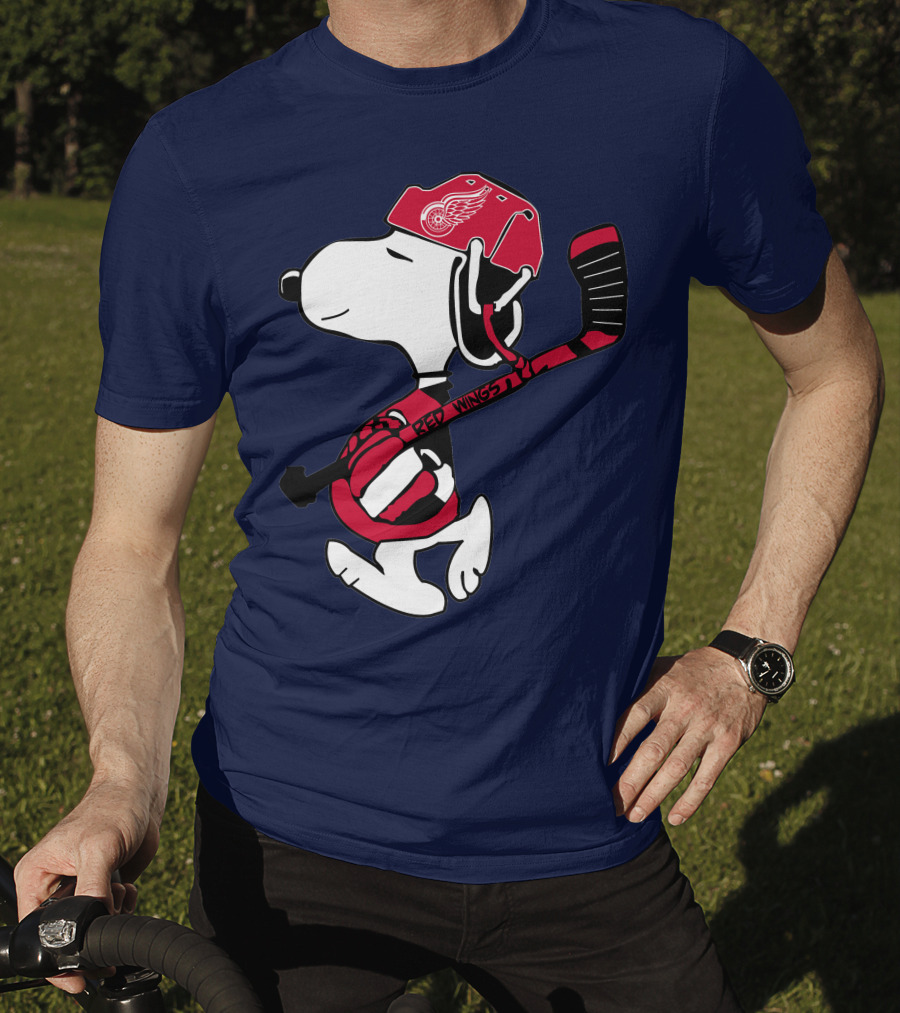 Snoopy Detroit Red Wings Hockey Enthusiast T-Shirt