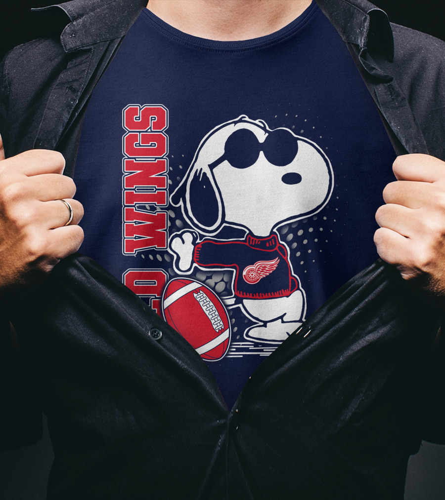 Red Wings Detroit Snoopy Football Peanuts T-Shirt