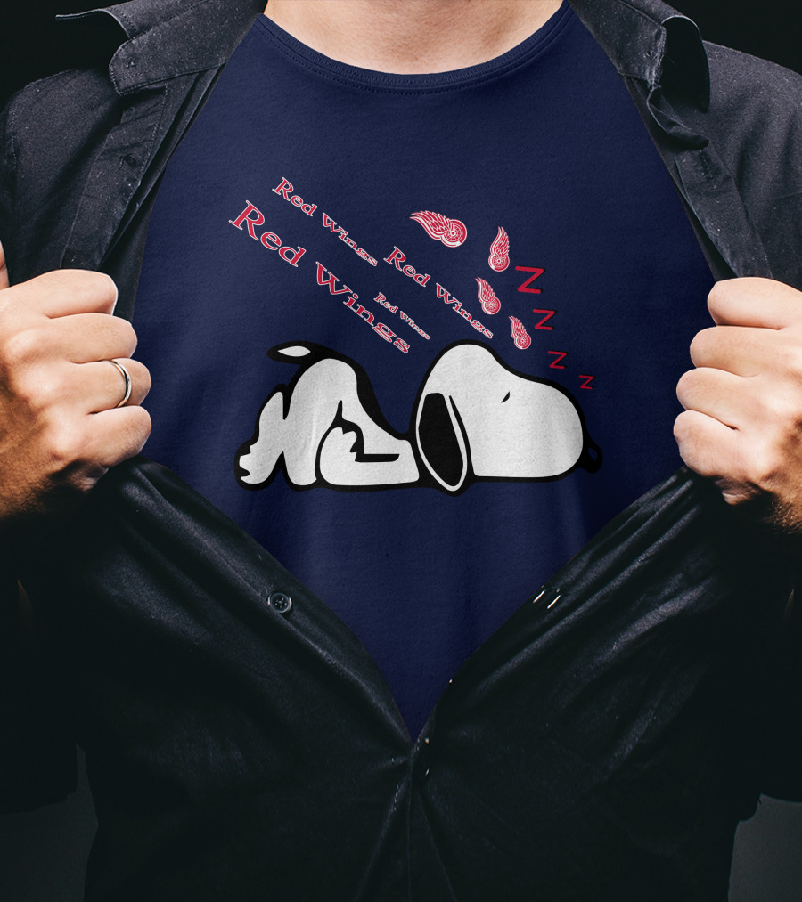 Red Wings Detroit Peanuts Snoopy Sleeping Hockey Team T-Shirt