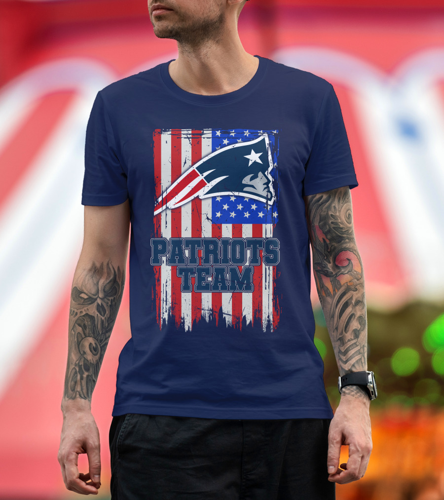 New England Patriots Team Logo With American Flag T-Shirt