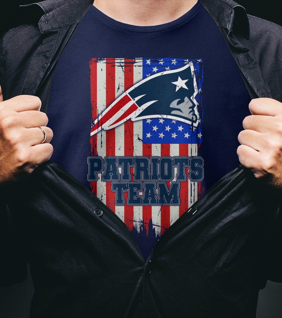 New England Patriots Team Logo With American Flag T-Shirt