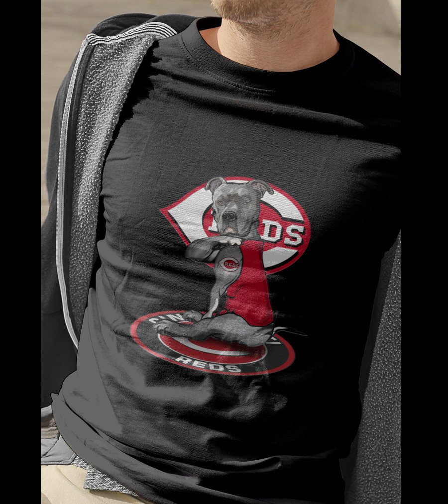 Cincinnati Reds Logo With Dog In Reds Jersey T-Shirt
