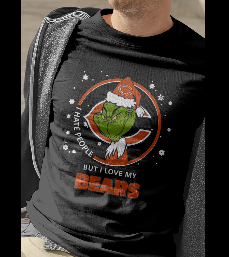 I Hate People But I Love My Chicago Bears Grinch Santa Snowflakes T-Shirt