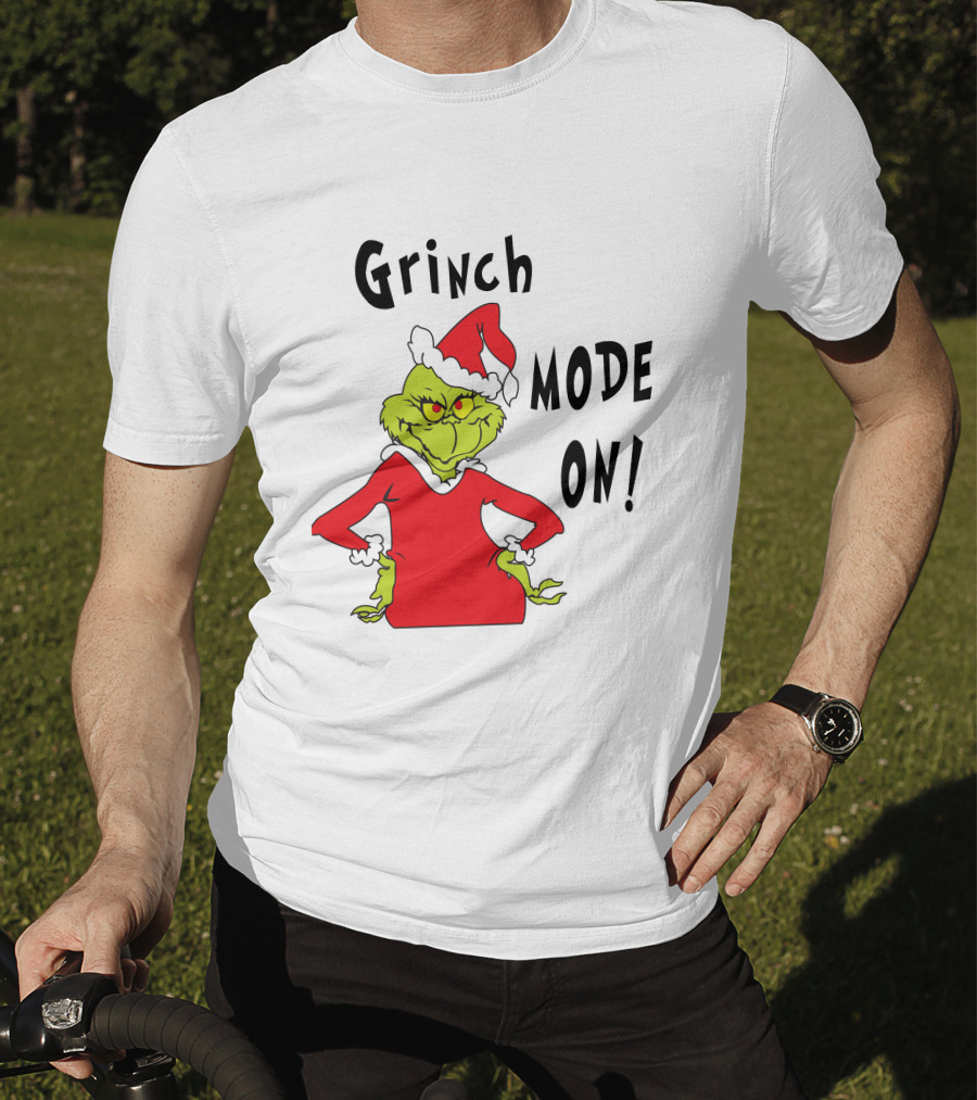 Grinch Mode On Santa Hat Red T-Shirt