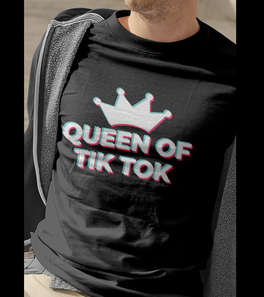 QUEEN OF TIKTOK Crown Text Three-Dimensional Look T-Shirt
