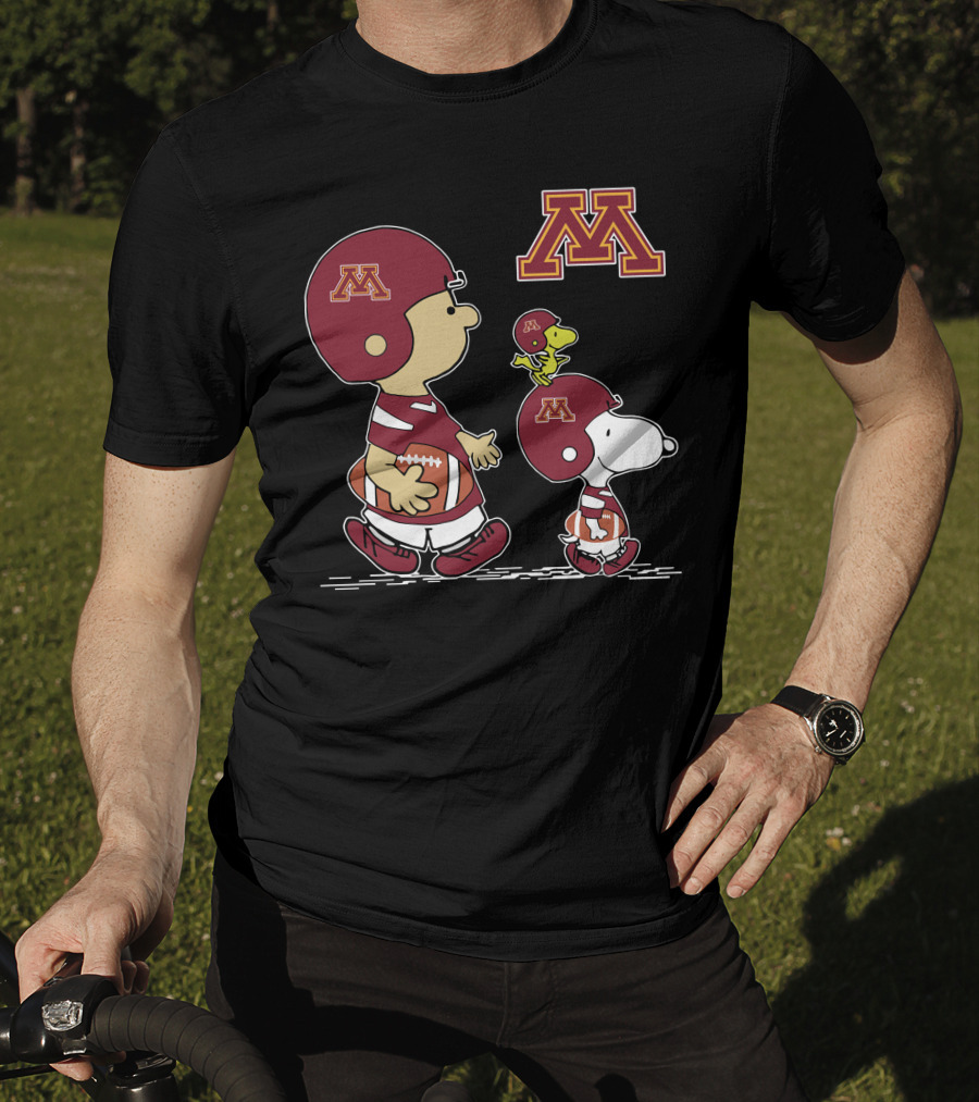 Minnesota Golden Gophers Charlie Brown Snoopy Football Player Helmets T-Shirt