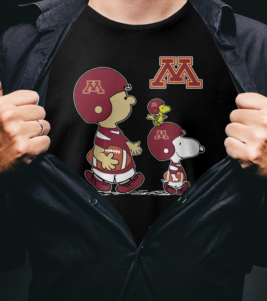 Minnesota Golden Gophers Charlie Brown Snoopy Football Player Helmets T-Shirt