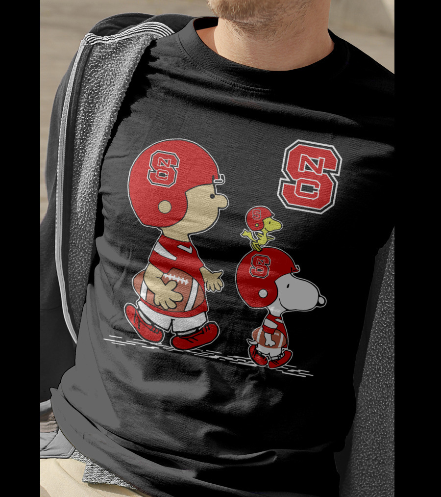 NC State Wolfpack Snoopy Woodstock Football Cartoon T-Shirt