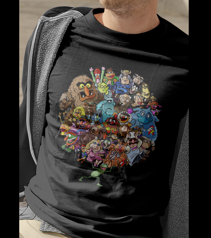Muppets World Of Friendship Characters In Vibrant Group Circle T-Shirt