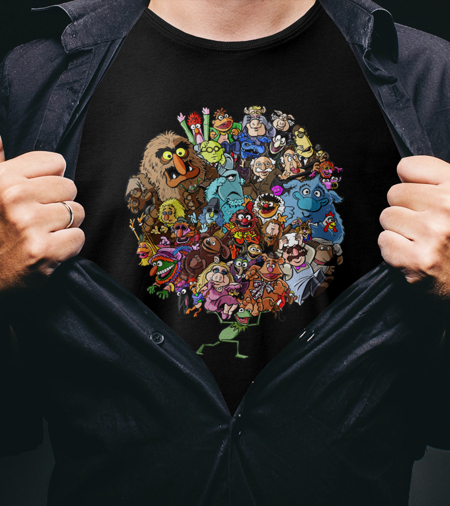 Muppets World Of Friendship Characters In Vibrant Group Circle T-Shirt