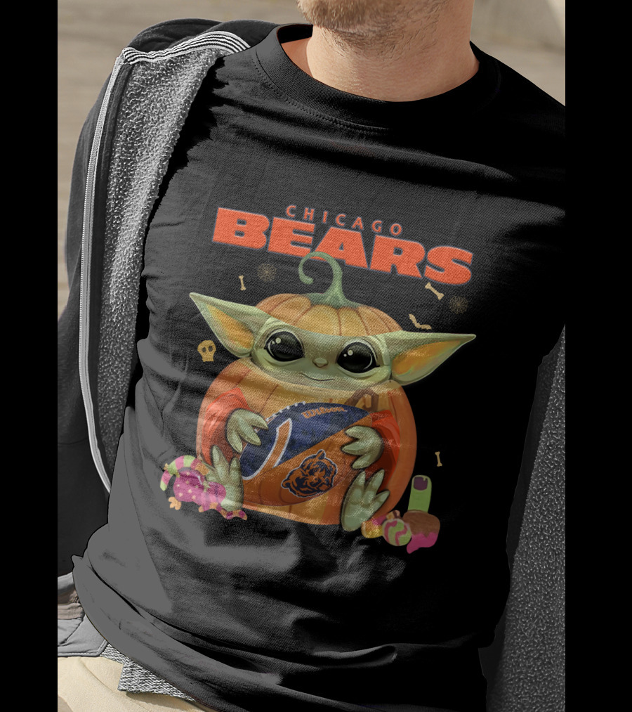 Chicago Bears Baby Yoda Halloween Football T-Shirt