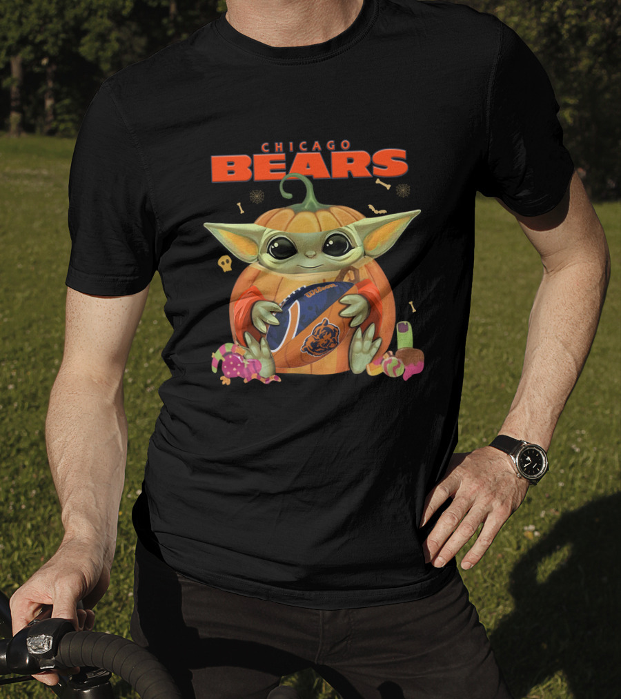 Chicago Bears Baby Yoda Halloween Football T-Shirt