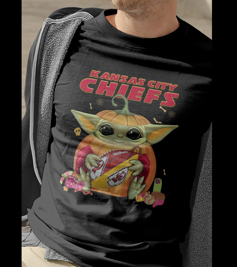 Kansas City Chiefs Yoda Pumpkin Football Halloween Style T-Shirt