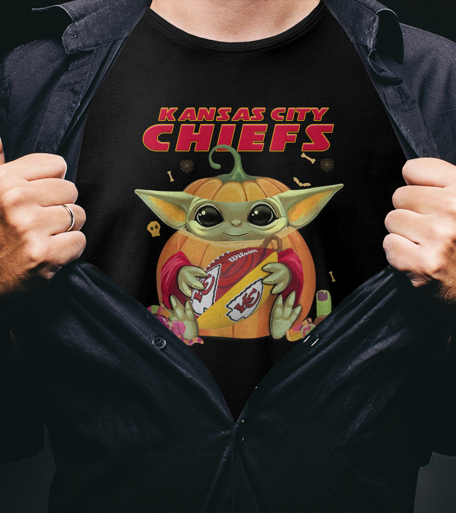 Kansas City Chiefs Yoda Pumpkin Football Halloween Style T-Shirt