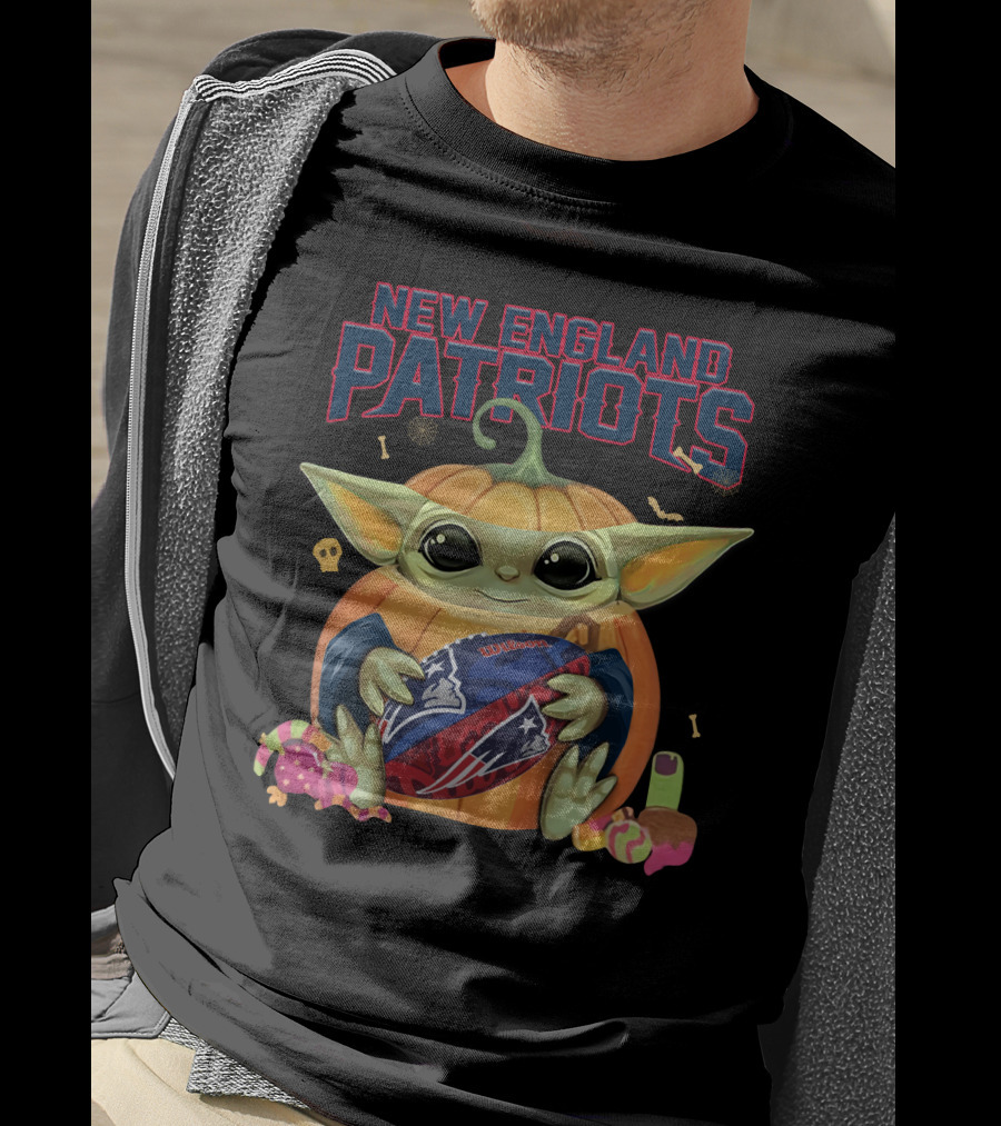 New England Patriots Nfl Football Baby Yoda Pumpkin Halloween T-Shirt