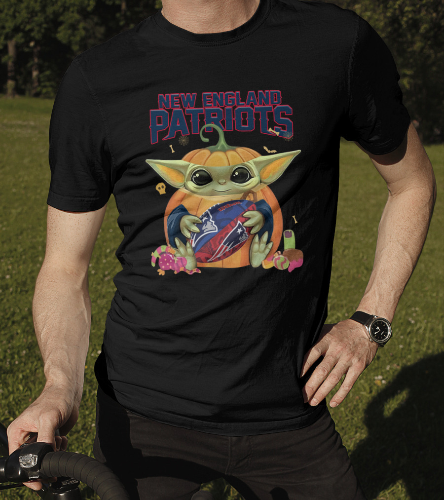 New England Patriots Nfl Football Baby Yoda Pumpkin Halloween T-Shirt