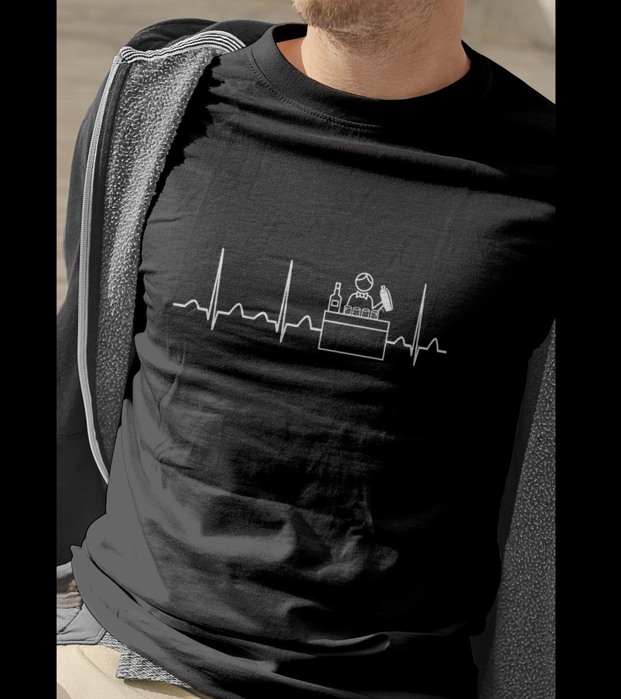 Mixologist Heartbeat Bartender EKG Cocktail Shaker T-Shirt