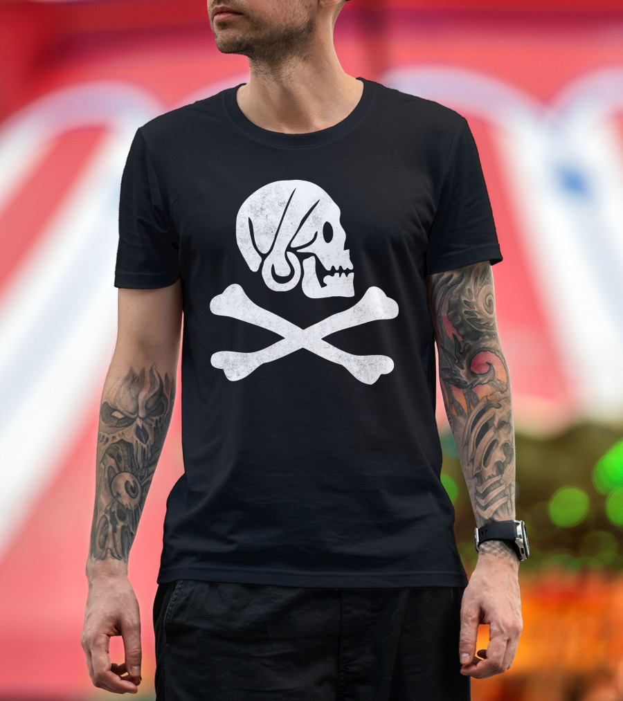Pirate Bones Skull Jolly Roger Iconic T-Shirt