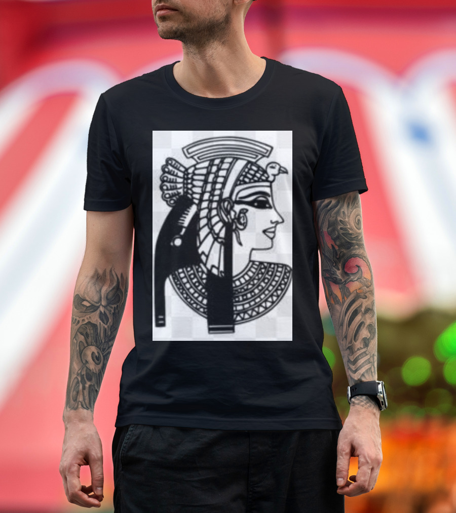 Ancient Egyptian Queen Nefertiti Profile with Uraeus and Intricate Neckpiece T-Shirt