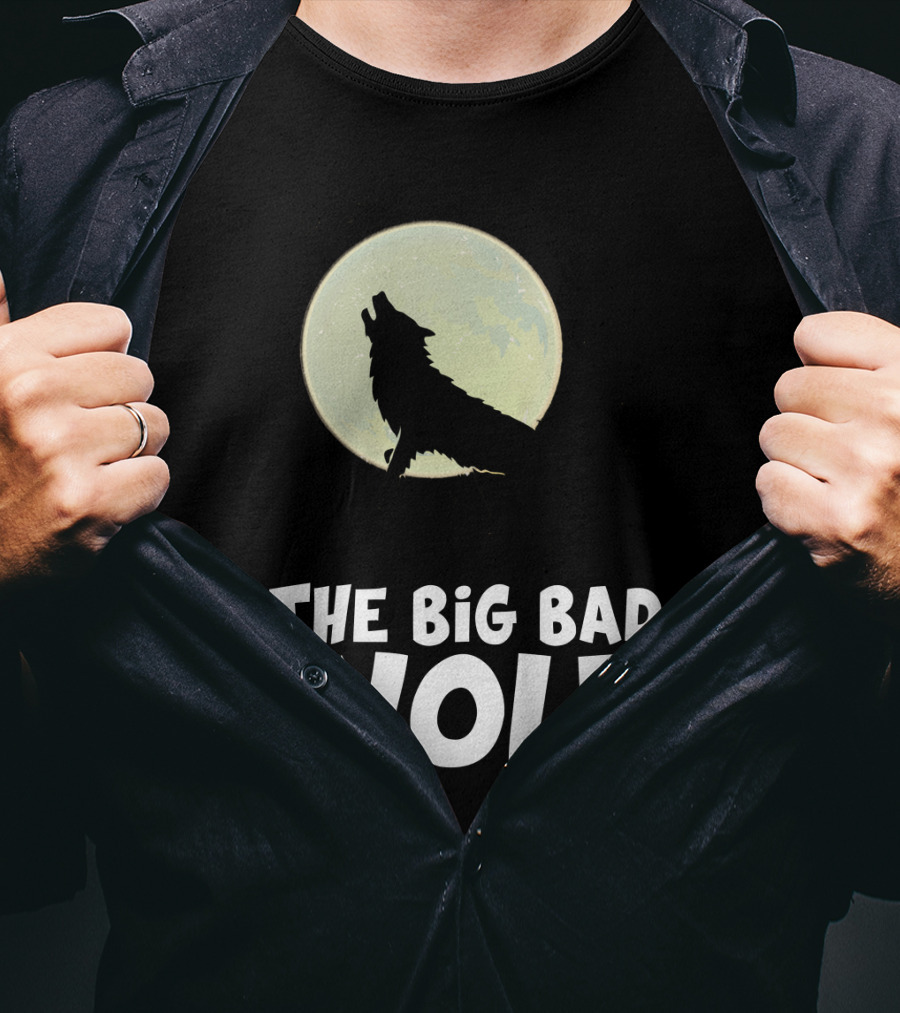 The Big Bad Wolf Howling At Moon With Flying Bat Halloween T-Shirt