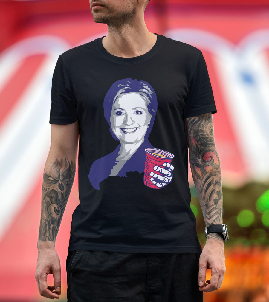 Hillary Clinton Holding Red Party Cup Smiling for Fourth of July T-Shirt