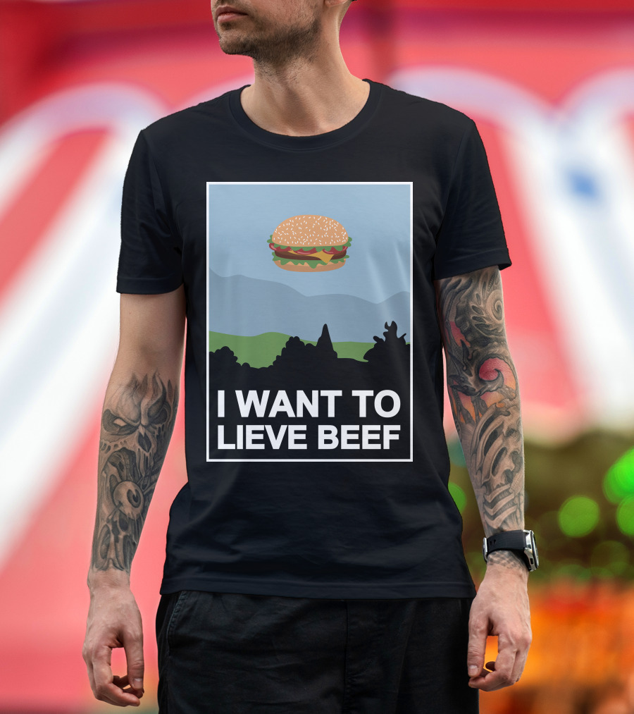 I Want To Lieve Beef Hamburger UFO Poster Style Retro T-Shirt