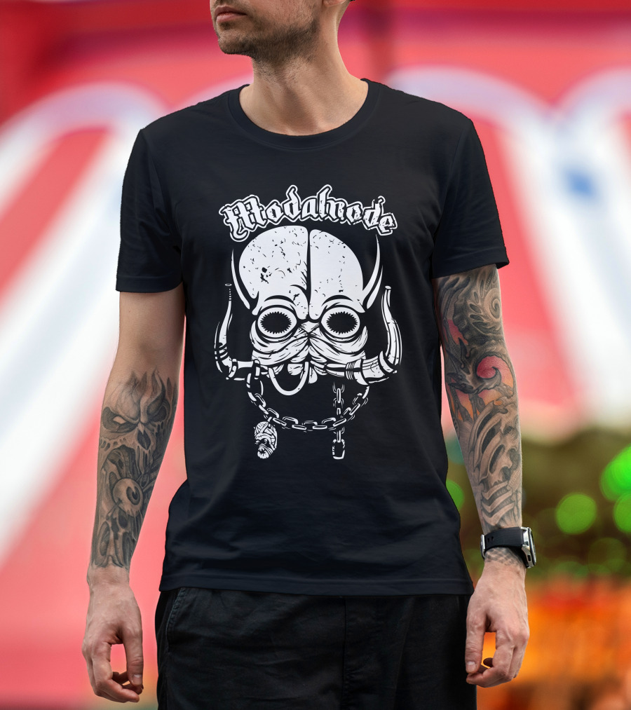 Modalnode Sci-Fi Alien Mask with Chains T-Shirt