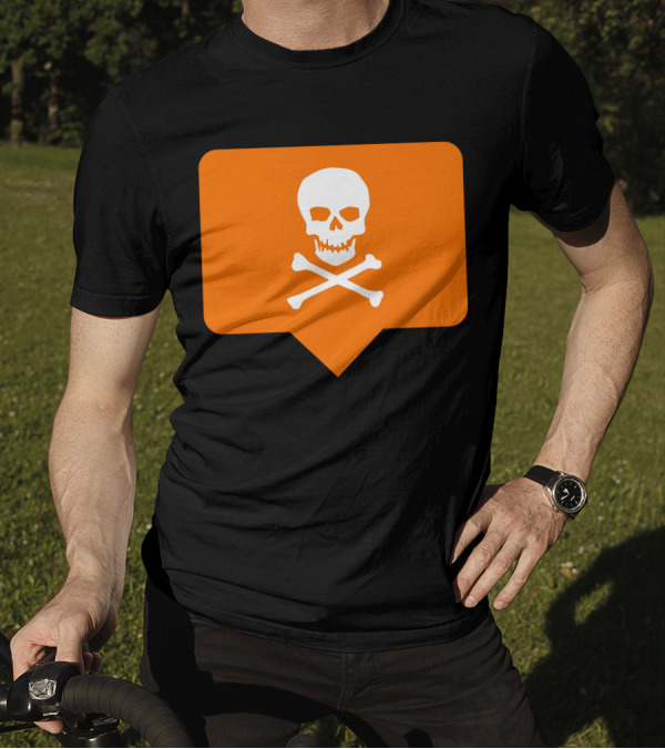 I Hate Insta Skull And Crossbones Notification T-Shirt