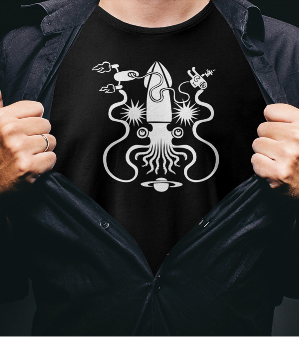 Gargantuan Space Squid Rocket Tentacles Planet Danger Imminent T-Shirt