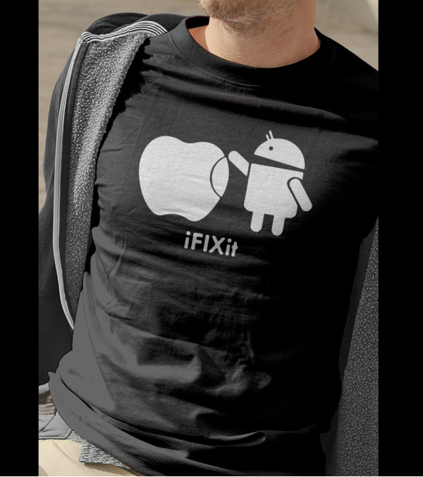 Android Robot Fixing Apple IFixIt T-Shirt