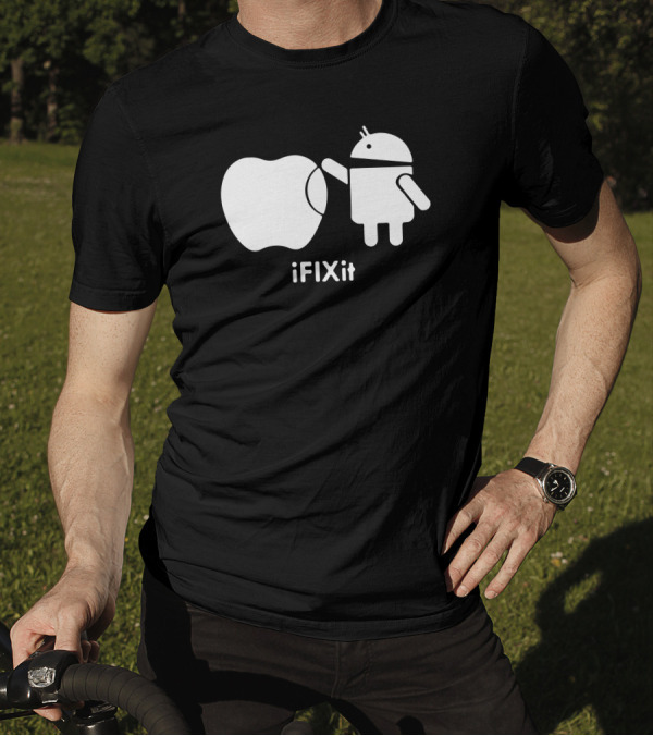 Android Robot Fixing Apple IFixIt T-Shirt