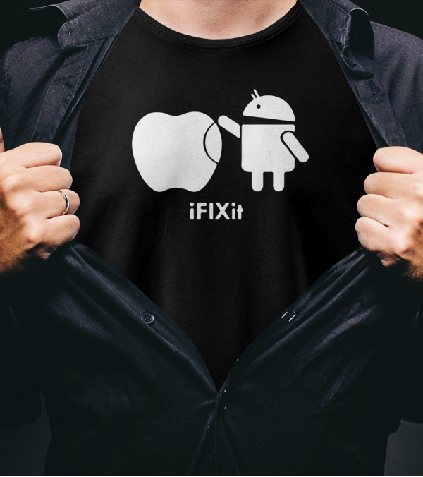 Android Robot Fixing Apple IFixIt T-Shirt