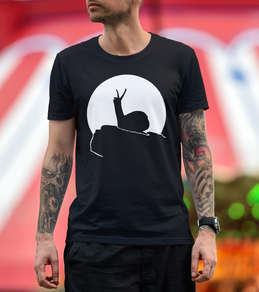 Howling Snail Silhouette Against Full Moon T-Shirt