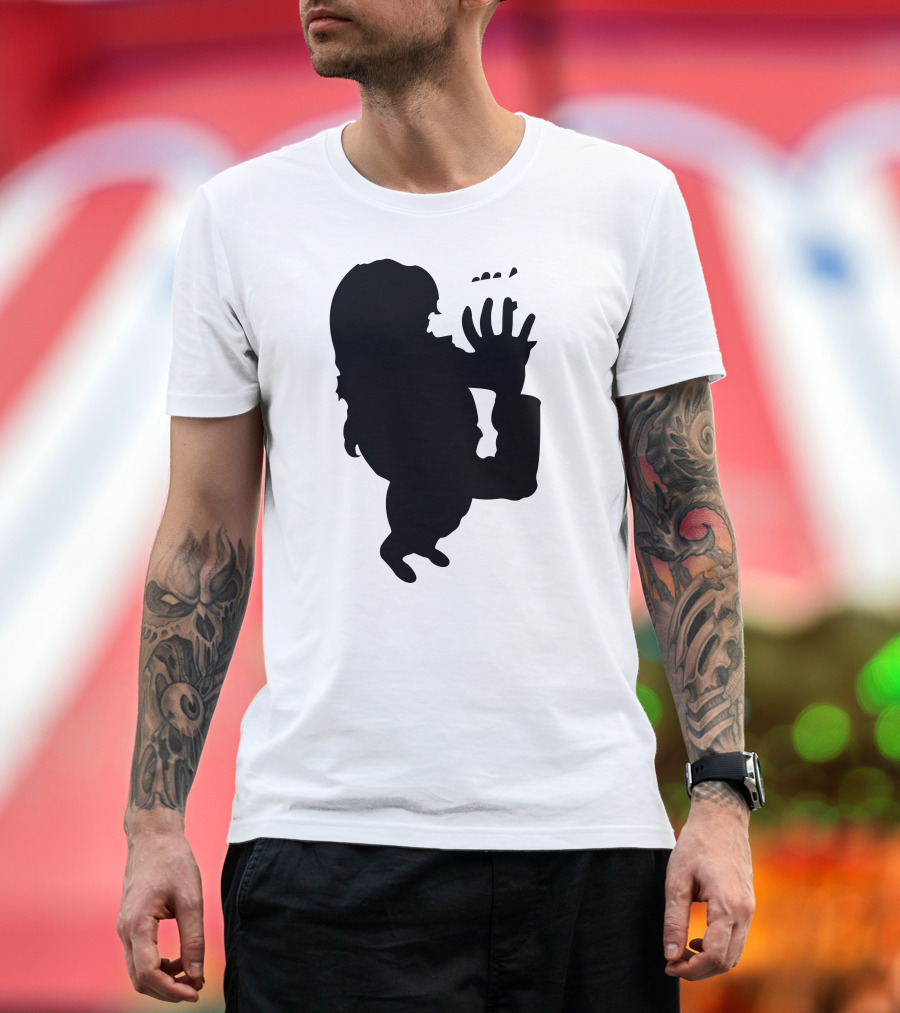 iCreep Bigfoot Silhouette Holding Binoculars T-Shirt