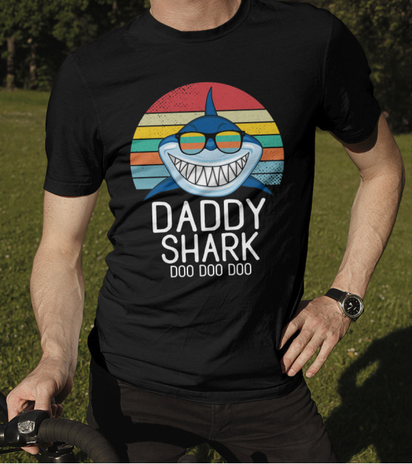 Daddy Shark Doo Doo Doo Vintage Stripes Sunglasses T-Shirt