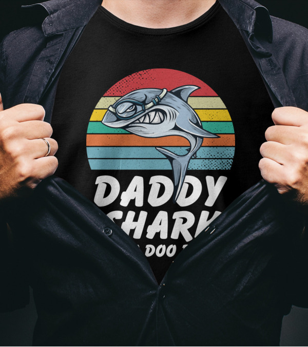 Daddy Shark Doo Doo Doo Retro Style Rainbow Background T-Shirt