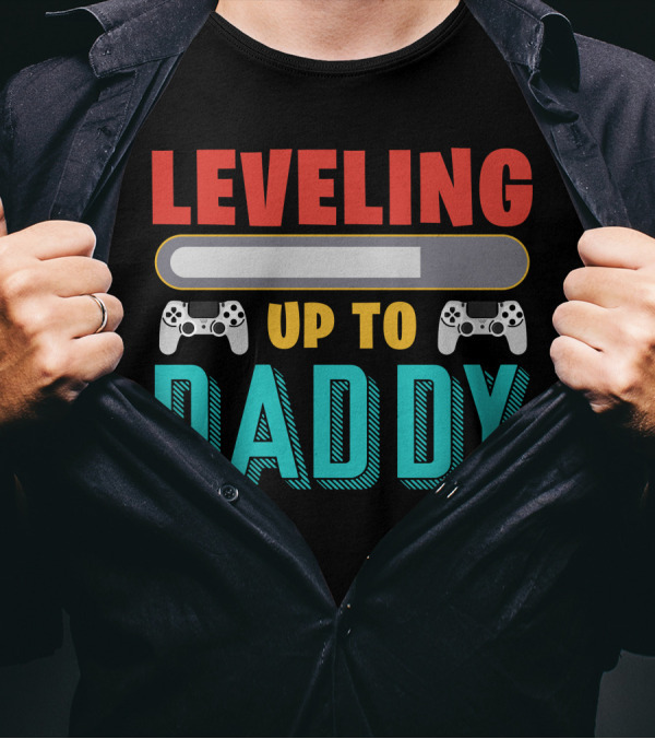 Leveling Up To Daddy Video Game Controllers Progress Bar T-Shirt