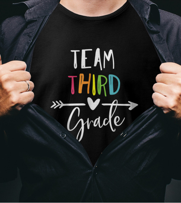 Team Third Grade Heart Teacher Back To School Arrow T-Shirt
