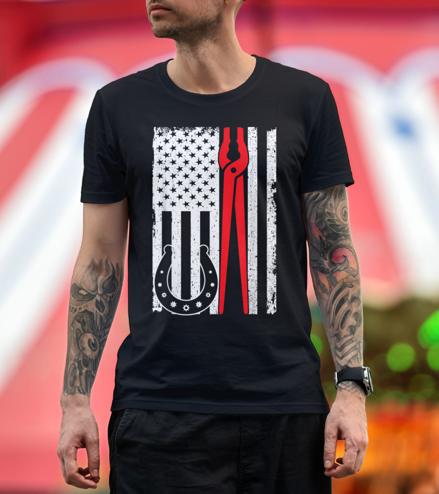Fourth of July Farrier Patriot Horseshoe Pliers Independence Day Flag T-Shirt