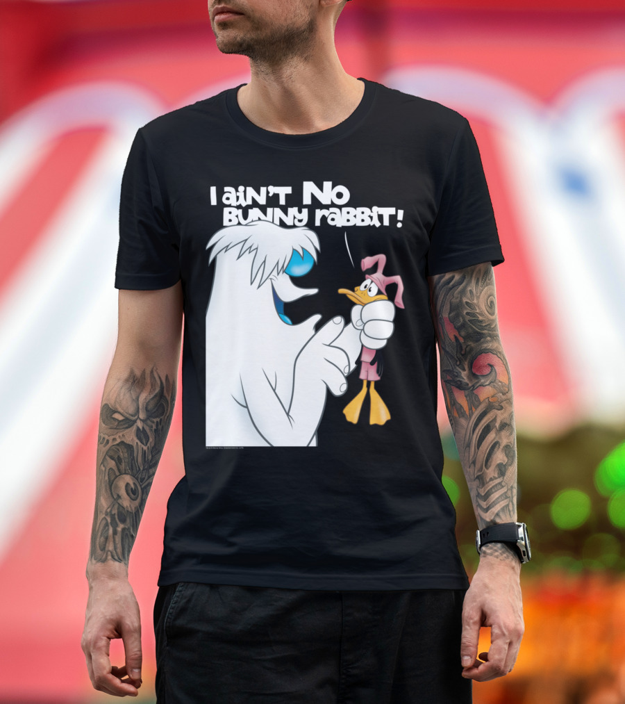 Looney Tunes I Ain't No Bunny Rabbit Daffy Duck and Yeti Confrontation T-Shirt