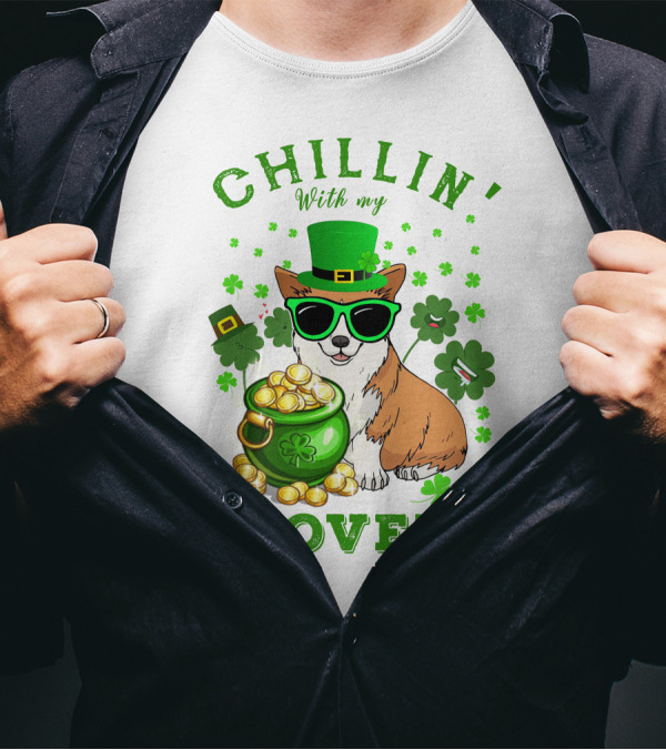 Chillin With My Clovers Corgi Wearing St Patrick’s Hat And Sunglasses With Pot Of Gold T-Shirt