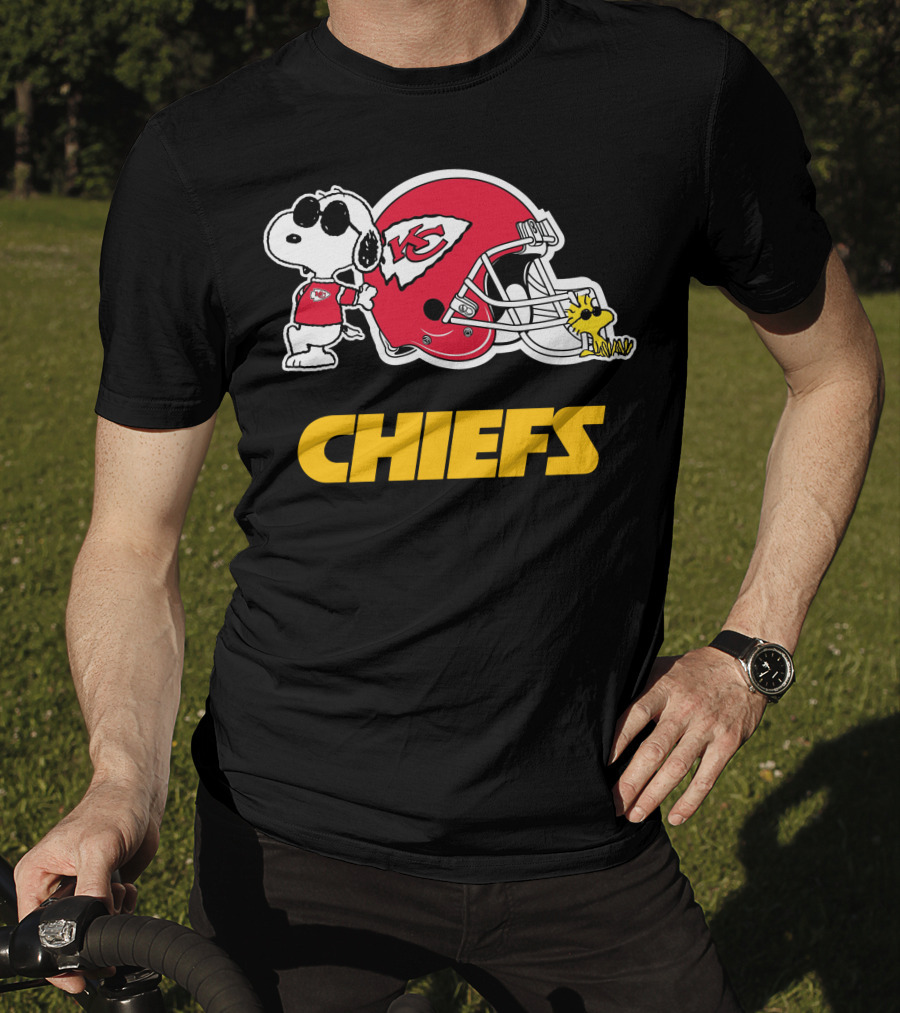 Kansas City Chiefs Snoopy Joe Cool Woodstock Helmet Chiefs T-Shirt