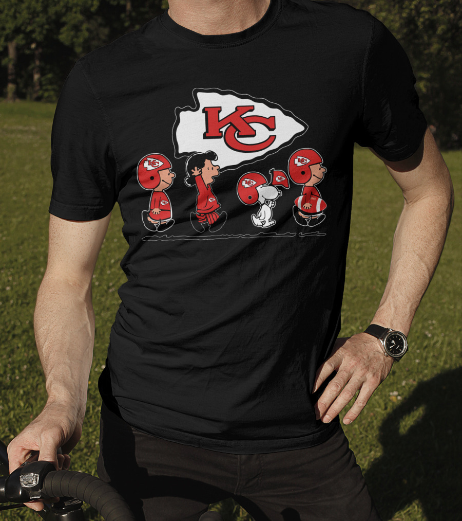 Snoopy Peanuts Kansas City Chiefs NFL Team Spirit T-Shirt