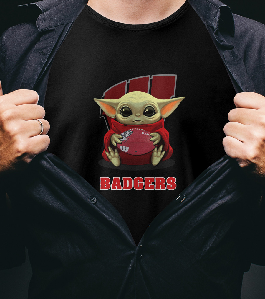 Wisconsin Badgers Baby Yoda Football Fan With Uw T-Shirt