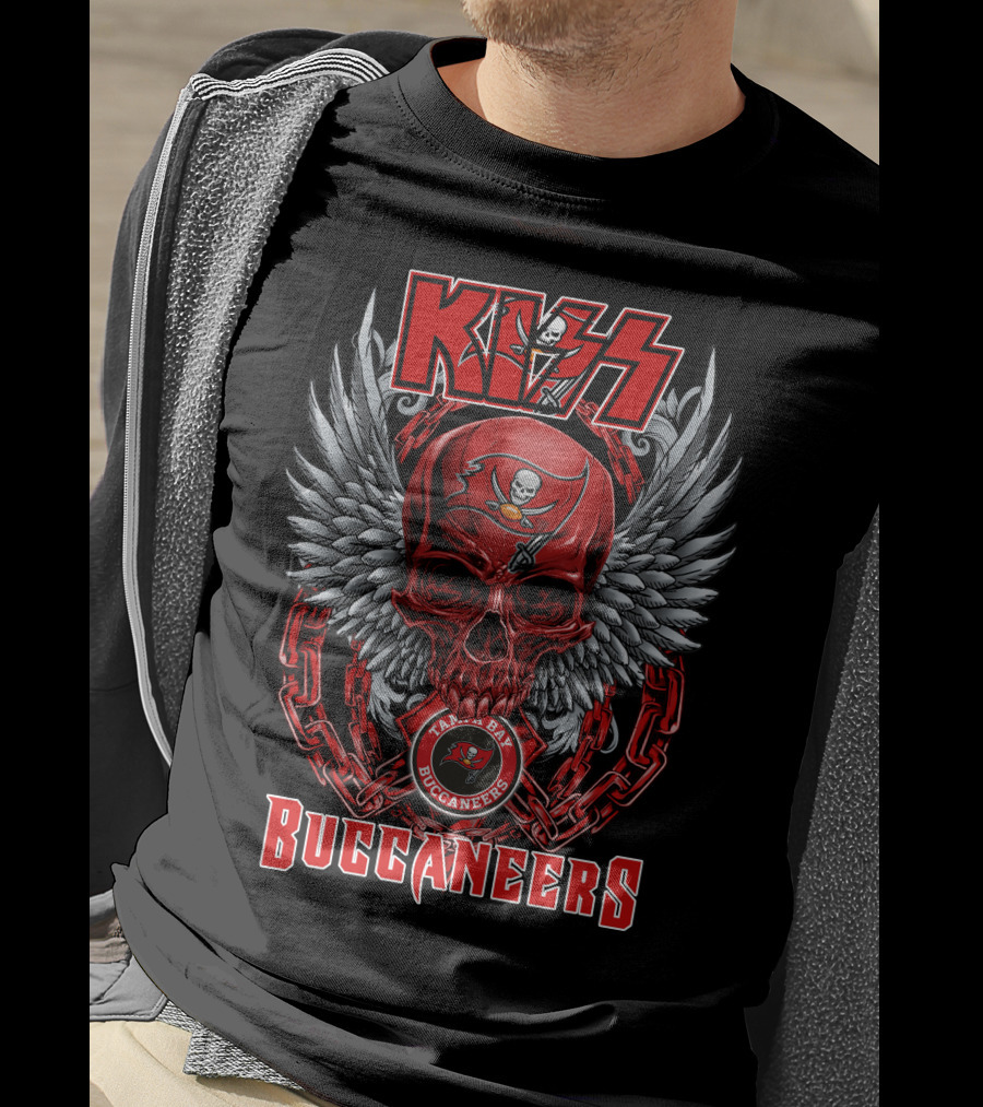 Kiss Tampa Bay Buccaneers Skull With Chains And Wings T-Shirt
